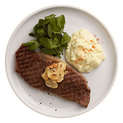 にんにく風味のステーキ